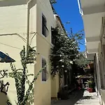 Old Town Traditional House Кос